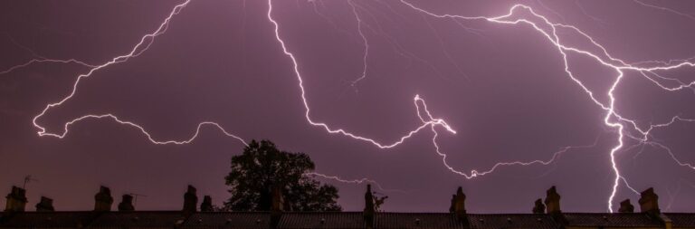 Measurement of lightning strikes on windmills